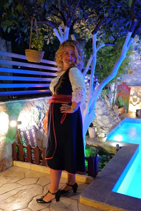 Vila Ahmeti Saranda Albanie