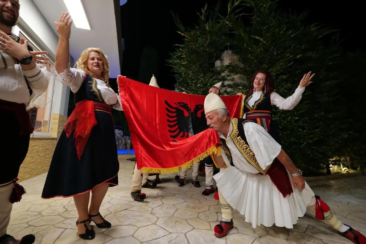 Vila Ahmeti Sarandë